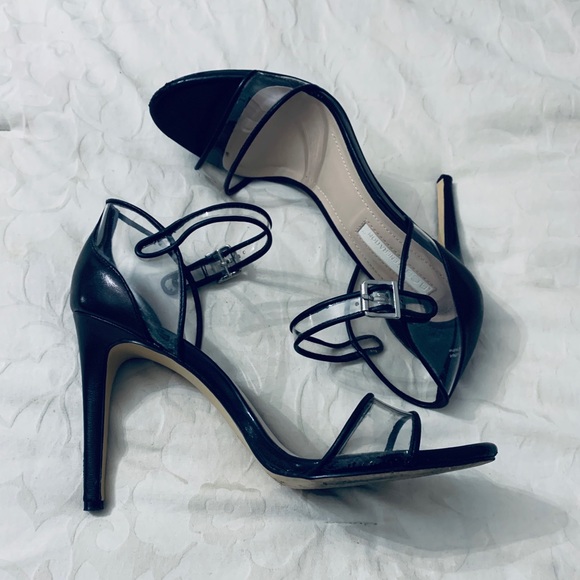 BCBGENERATION BLACK HEELS